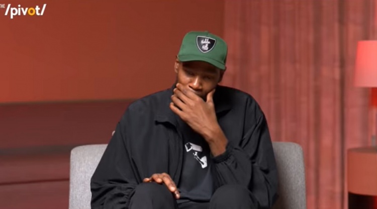 你整天都在打球哪来的时间刷推特？杜兰特：只需要几秒钟啊