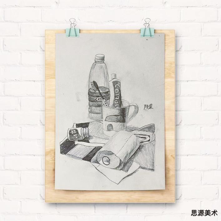 同学的住址相差不到五公里，四十年来从未说过话。即使从身边路...