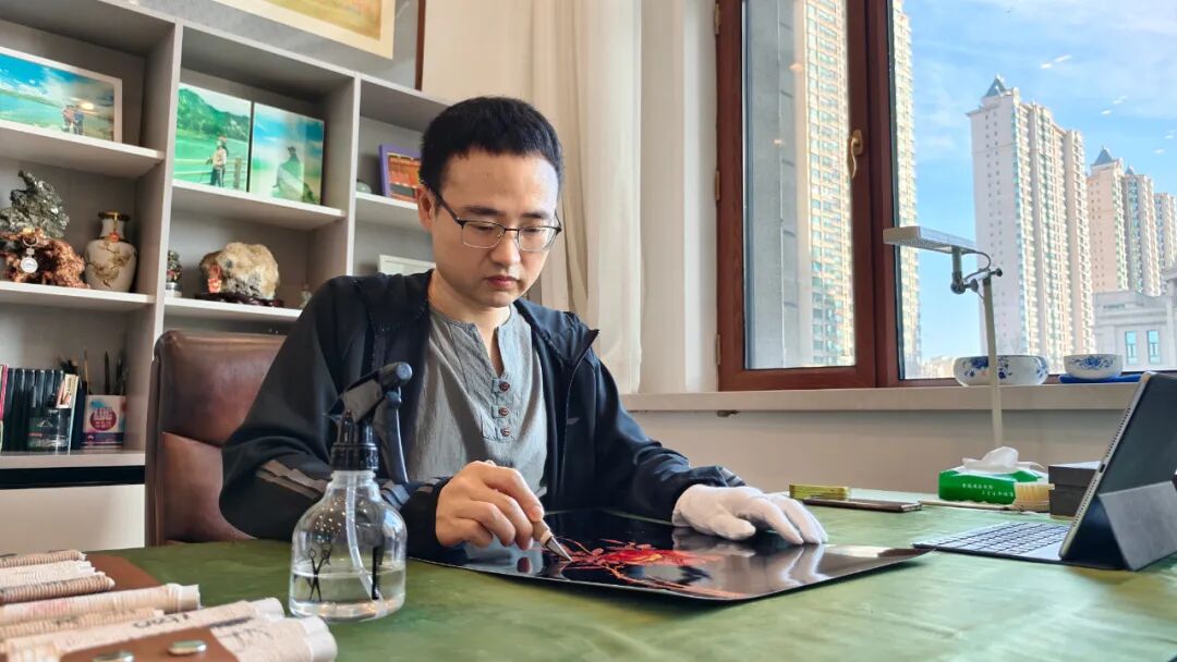 鹤城黄可的“无声表达”,太惊艳!|刻刀_新浪财经_新浪网