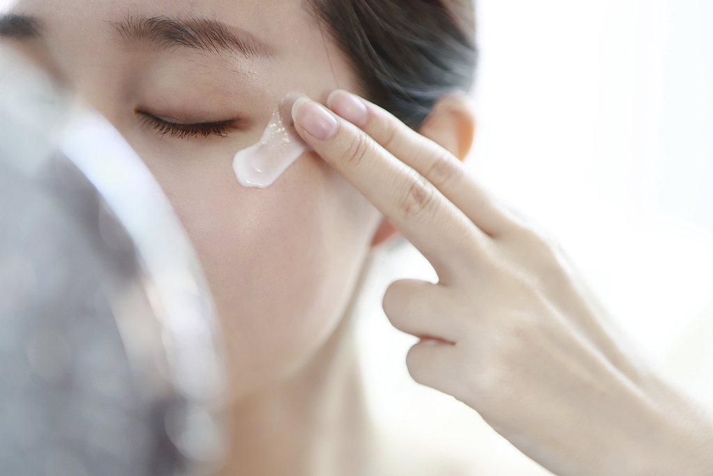 前三季度营收24亿，丸美闯入高端局？眼部产品销售均价四年暴涨174%