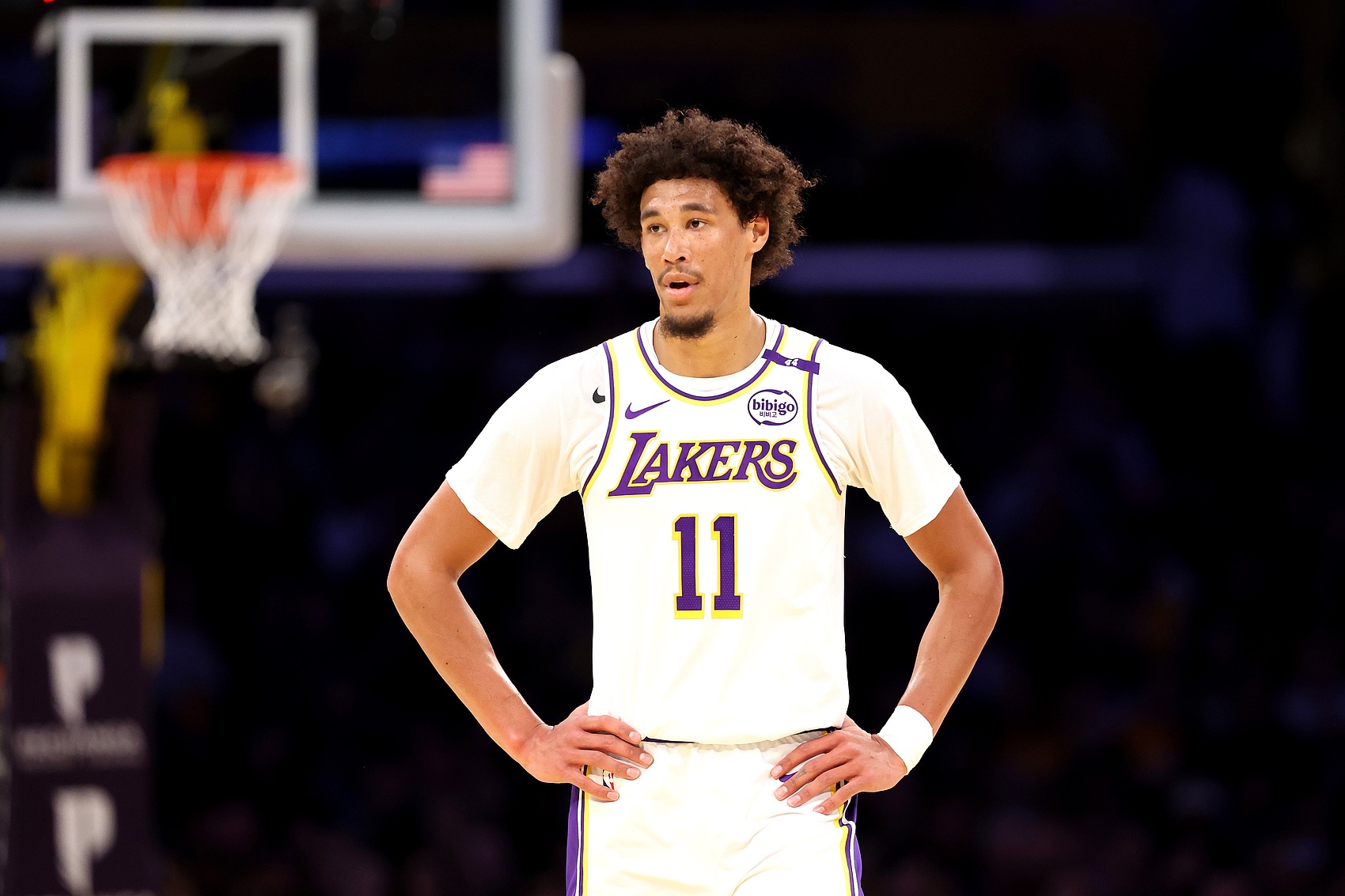 首节很完美！海斯出战7分钟5中5砍11分 还扔进一记三分！