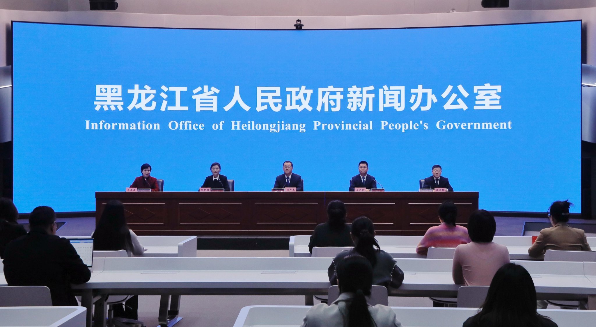 东风1604一5a方向机哪根是回油管