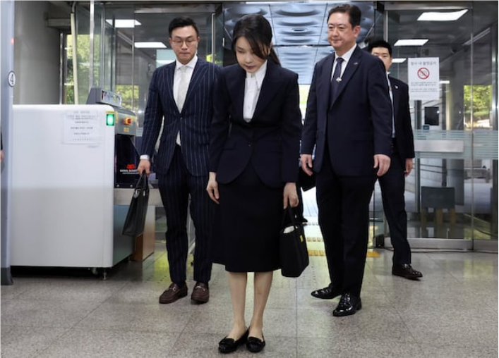 韩媒：首次承认收受“统一教”提供的两只香奈儿手袋，金建希公开致歉