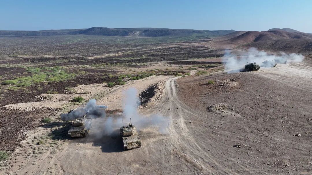 我驻吉布提保障基地与吉军首次开展陆海空联合训练