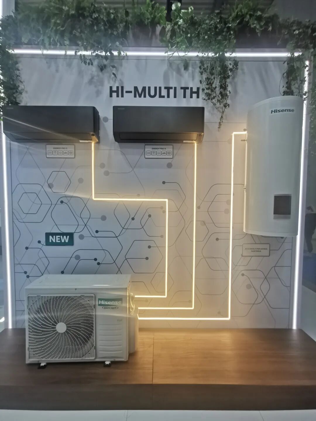 搭载“一拖多热回收节能关键技术”的海信空调