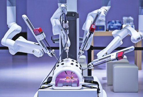      在2025中国医学装备展览会上，一款手术机器人在进行现场演示。新华社