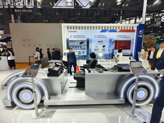 进博会上的智能驾驶场景。上游新闻记者 时婷婷/摄