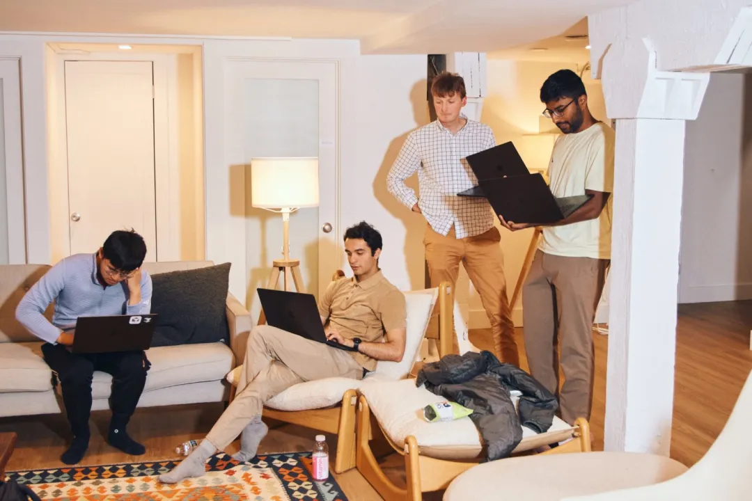 Cursor 随时随地开干的工作文化｜图源：Colossus