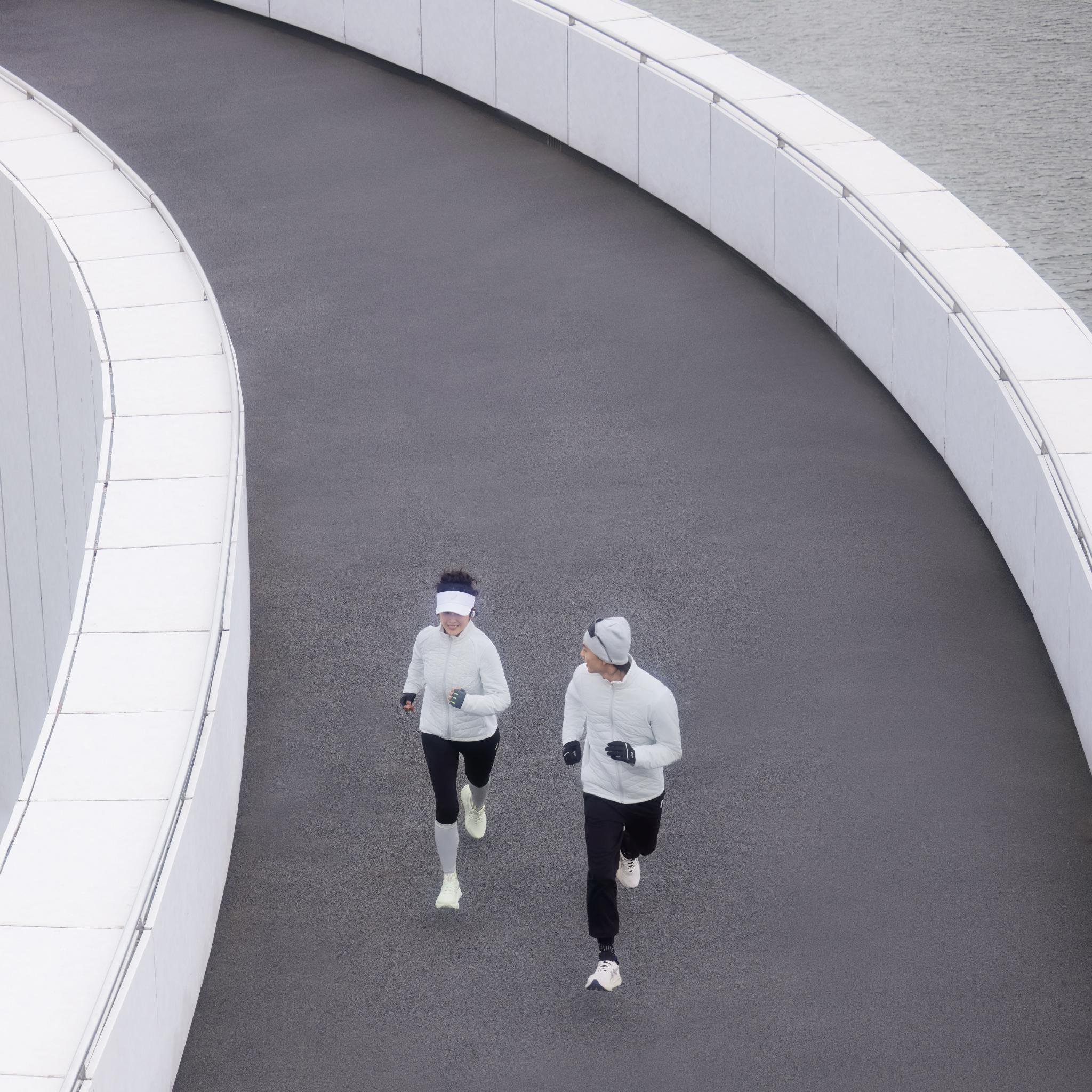 亚瑟士冬季路跑服饰 | 图片来源：ASICS亚瑟士