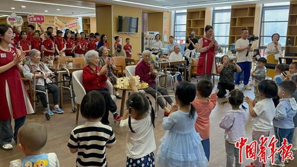 精彩“十四五”丨“老幼共托”托起“朝阳与夕阳”|人口老龄化|养老服务|老龄化|养老|周洁_新浪新闻