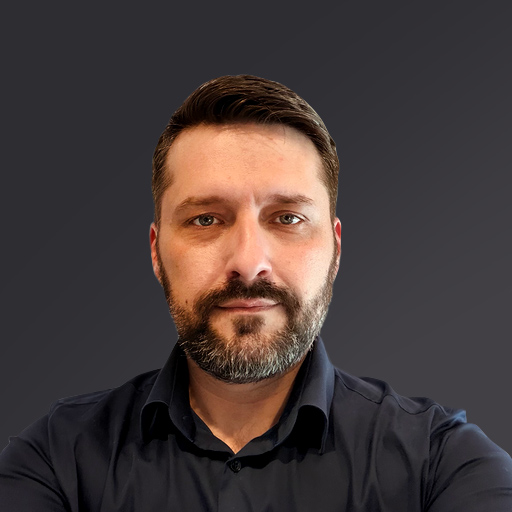 摩尔斯微电子平台、产品及人工智能高级副总裁 亚历克斯・塔莱夫斯基