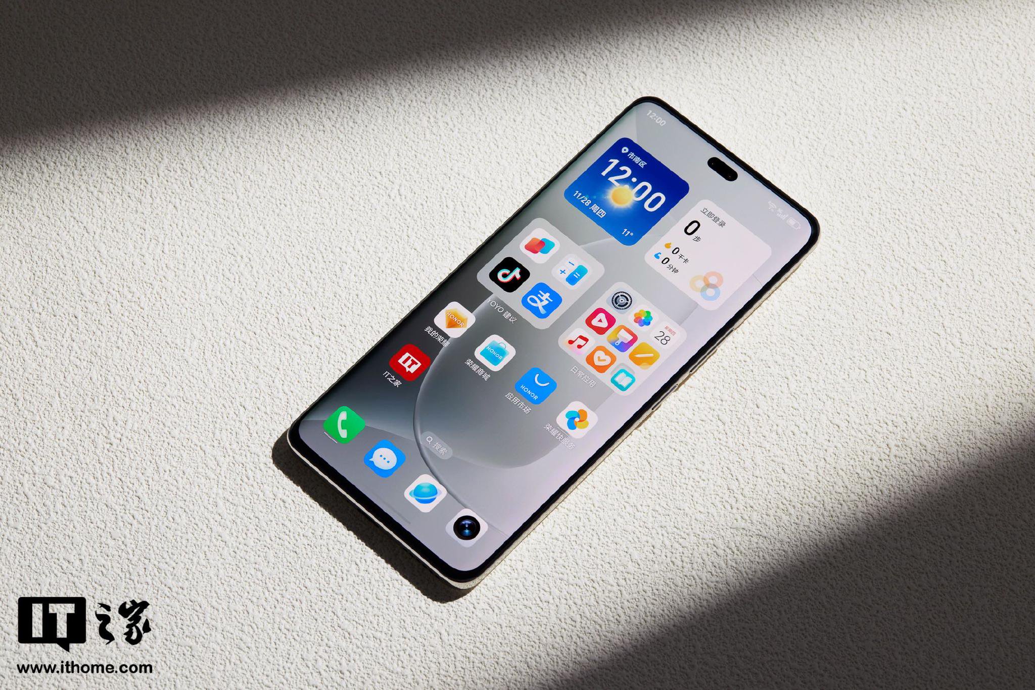 ▲ IT之家图赏：荣耀 300 系列手机图赏