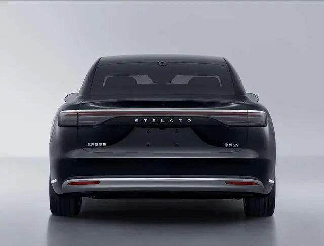 享界_享界S9 华为乾崑ADS4.0 挑战奔驰EQE