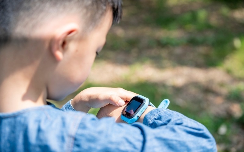 ▲随着小天才圈子的兴起，在“主页圈”兴起了卖号、开小店、代理运营账号的小生意。图/封面新闻