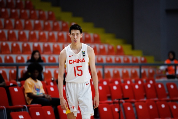 郇斯楠谈最需提升地方：一是习惯大学的对抗 二是完善自我补短板