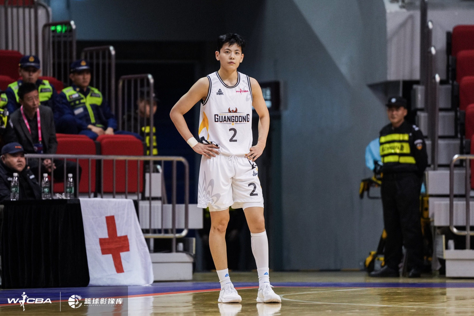 全运会半决赛-杨舒予18分 广东全运女篮半场61比23领先辽宁38分