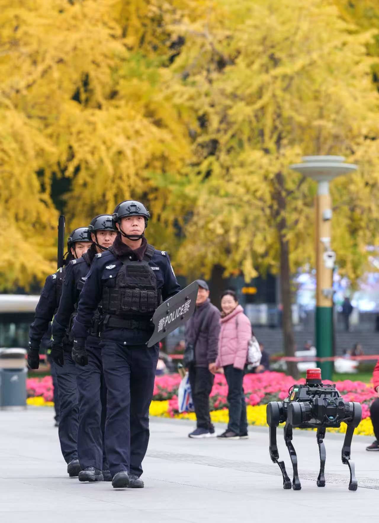 剑指"小黄卡",电诈等10类涉民生违法犯罪 成都警方全面开展"亮剑"专项