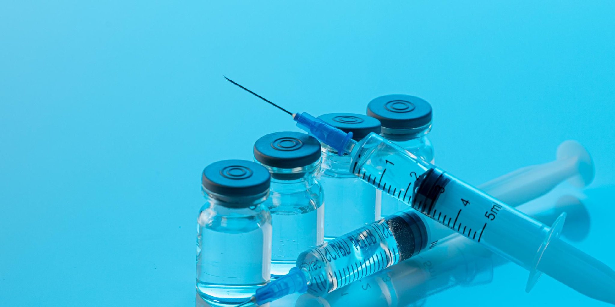 流感疫苗的“冷熱”一線：接種點(diǎn)隨到隨打，四價(jià)疫苗已深陷“價(jià)格戰(zhàn)”