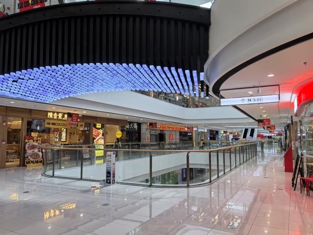 圖為馬橋萬(wàn)達(dá)商場(chǎng)內(nèi)的餐飲企業(yè)。