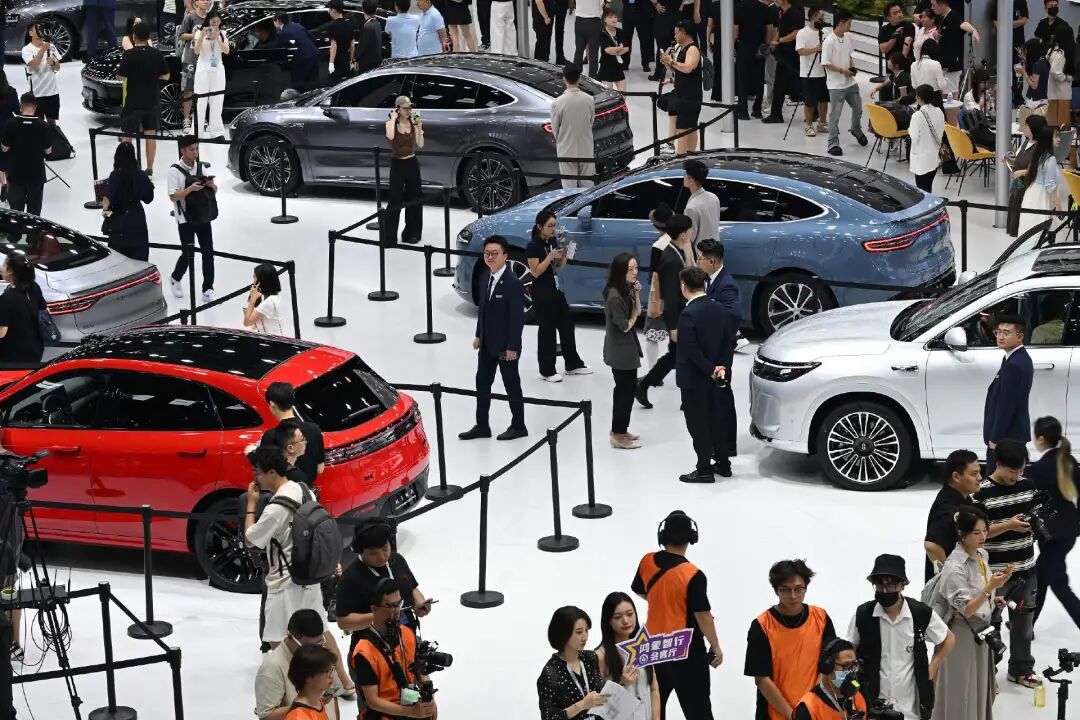 直營(yíng)大退潮，騰勢、鴻蒙智行、極氪等品牌三四線(xiàn)門(mén)店轉為加盟