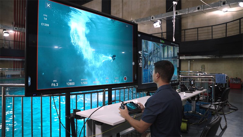 索尼SDK实现水下机器人运动控制与相机调参融合至同一屏幕
