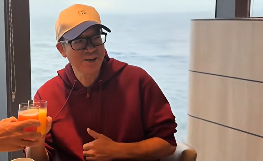 俞敏洪在南极旅游