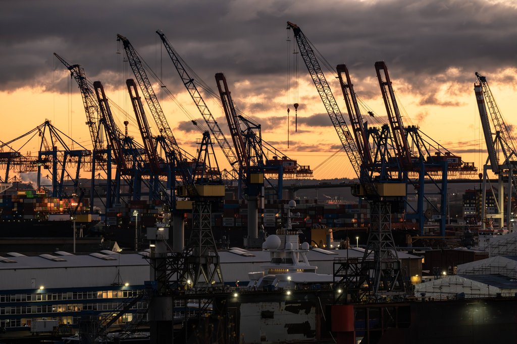 “中国对欧贸易顺差首次超过对美”，德国工业危？