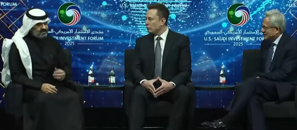 馬斯克黃仁勛對談：AI會(huì )讓你更忙，人形機器人將成為有史以來(lái)最大的產(chǎn)業(yè)