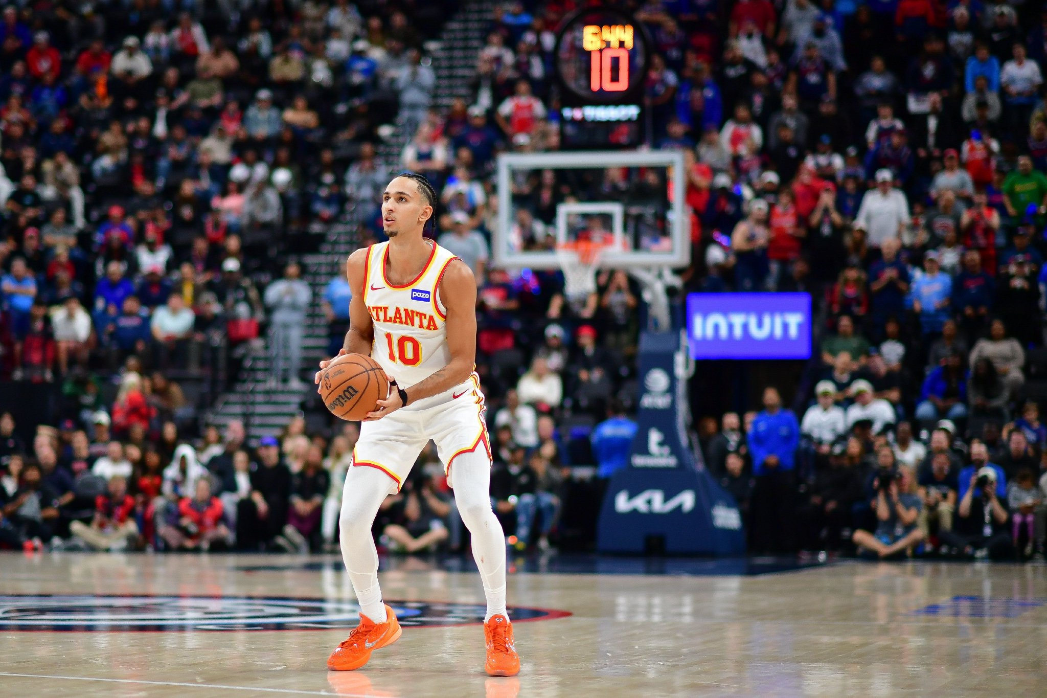 又拉了！里萨谢半场手感全无 7中1&三分4中0仅拿2分