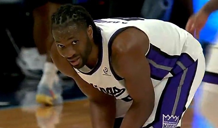 空空如也！阿丘瓦半场首发出战8分钟数据栏全部为零 正负值-14