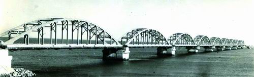 1976年，竣工后的鲇鱼湾栈桥。