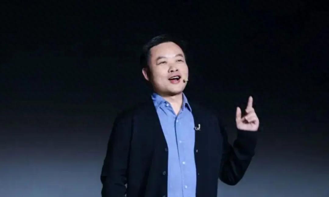 何小鹏谈小鹏市值超吉利与理想：今天所有快乐或痛苦只是过眼云烟