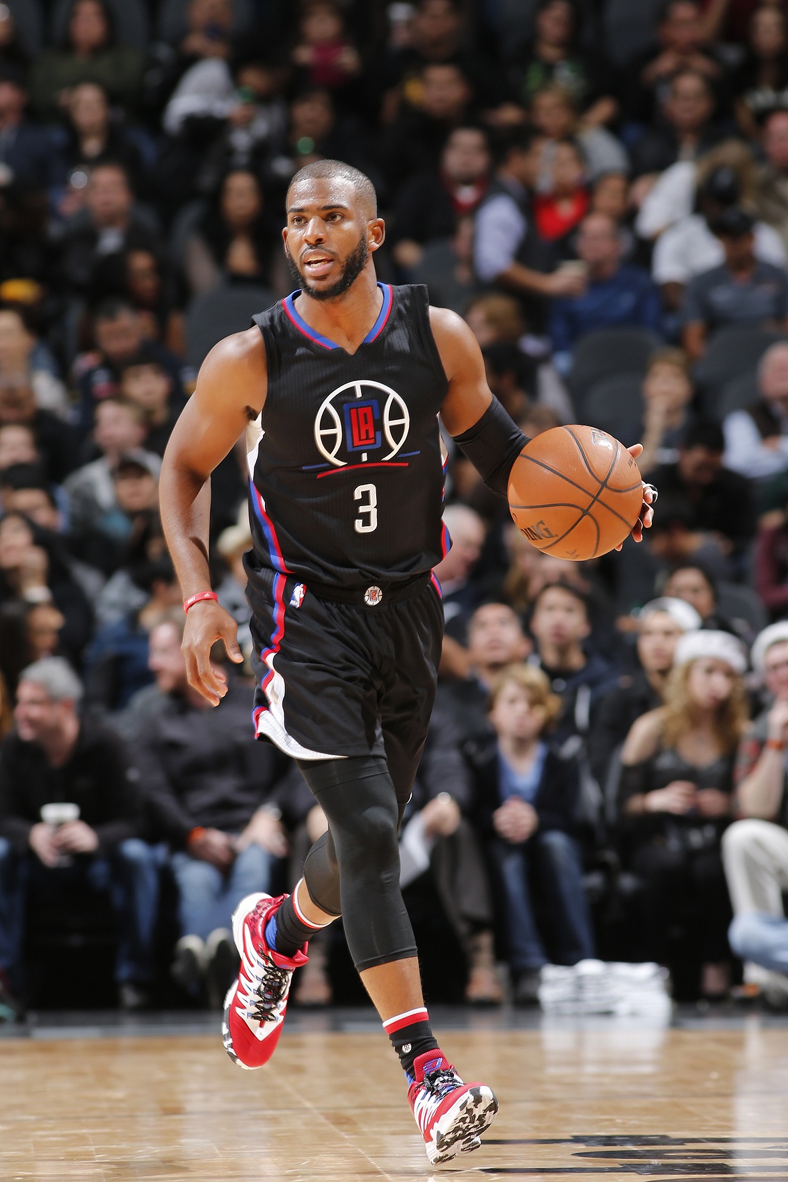 183cm！湖记：保罗以他的身材打出了长久统治力真是叹为观止