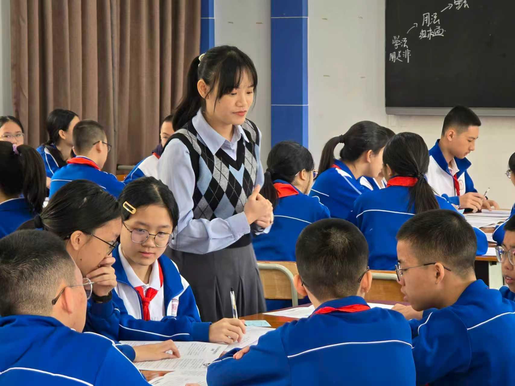 活动尾声,广东省谢伟彬名班主任新会区创新中学创新工作坊正式授牌