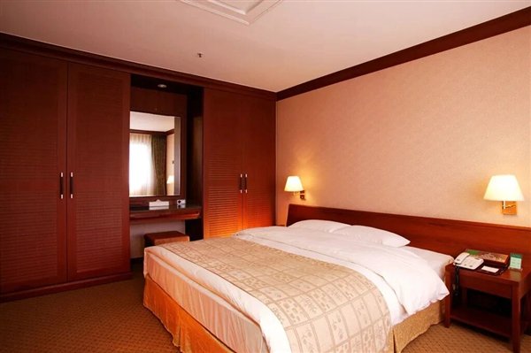 责任编辑：落木