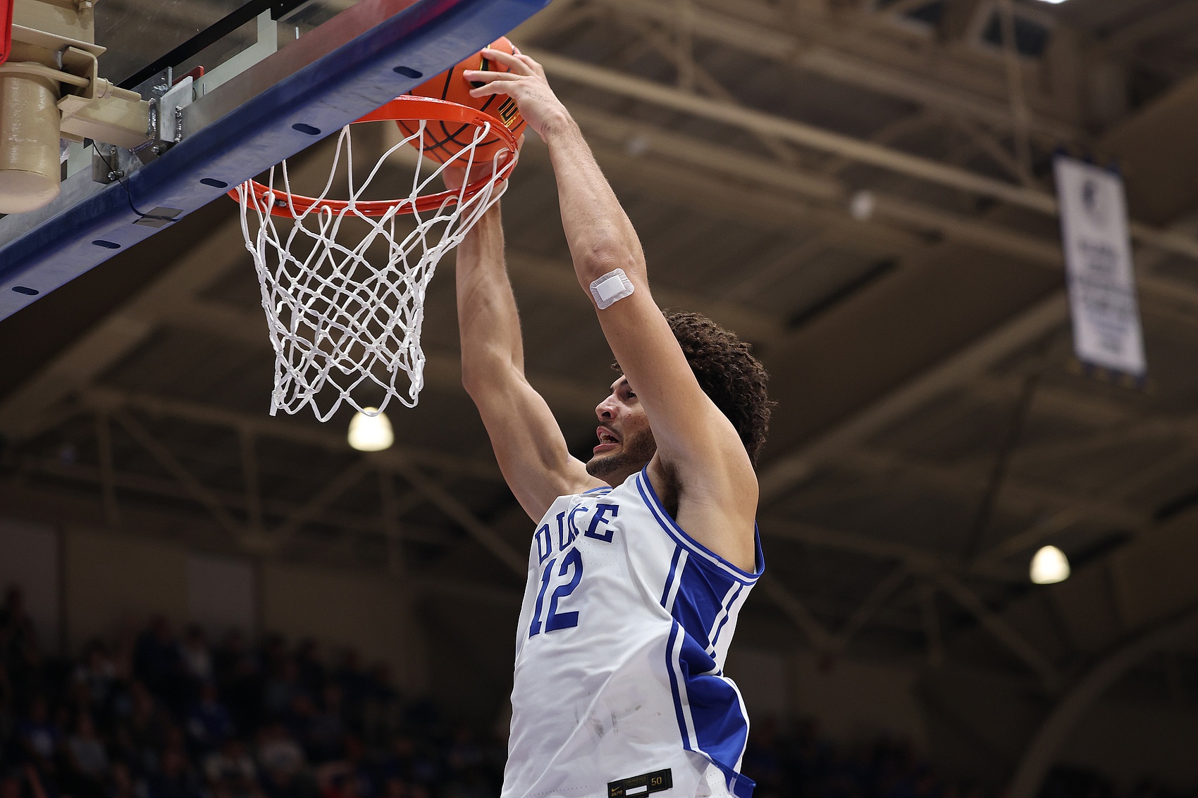 蓝魔再出状元？布泽尔儿子场均21.1+9.9+4+1.3+1.7 多项队内第一