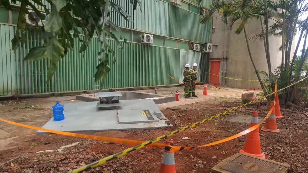 巴西首都一部委大楼发生爆炸及火灾 多人受伤送医