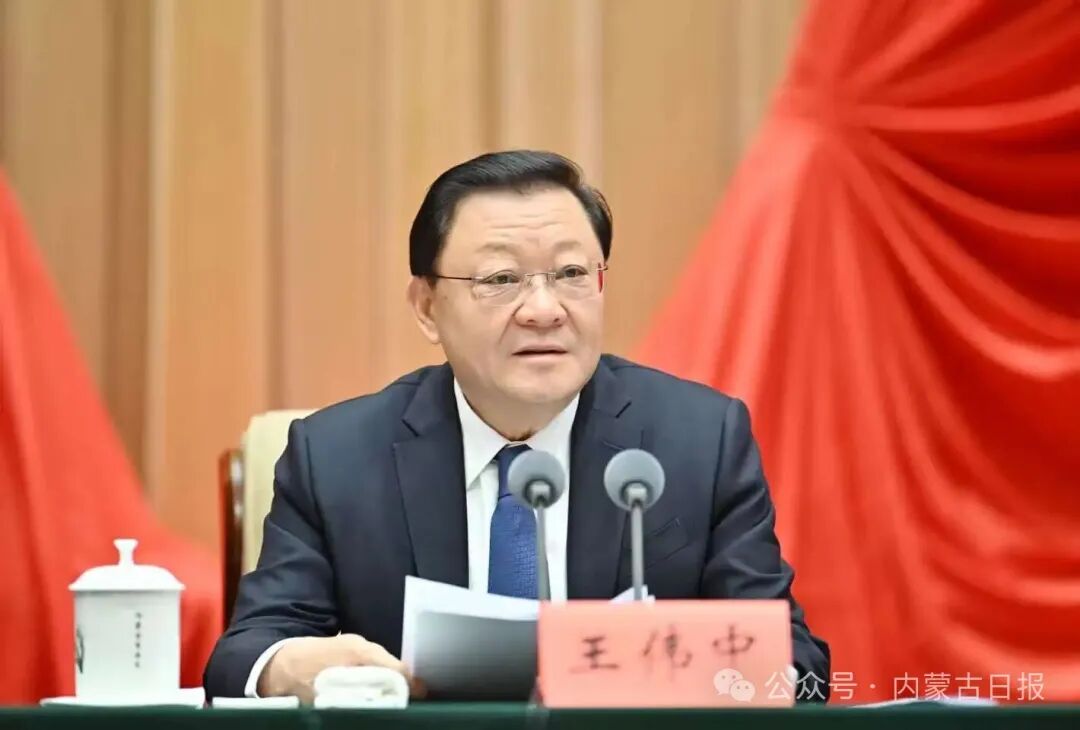 　　11月27日，自治区科学技术奖励大会在呼和浩特召开，自治区党委书记王伟中出席会议并讲话。记者 马建兵 摄