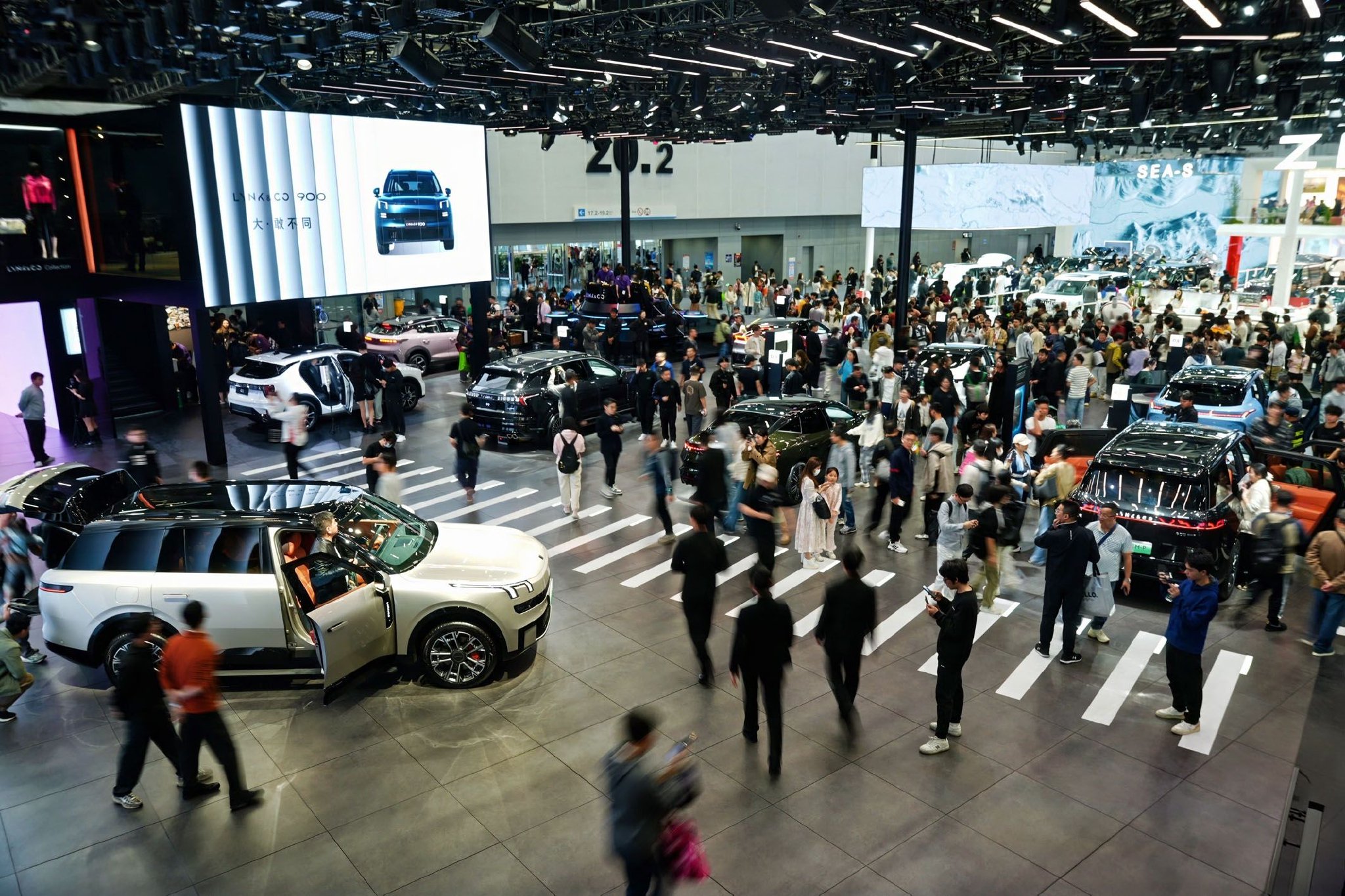 图为第二十三届广州国际车展现场。