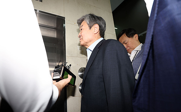 韩国国家情报院前院长赵太庸被起诉