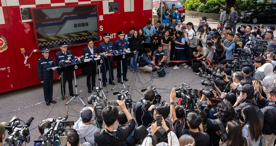 香港大火起因？为何不使用直升机、无人机、百米云梯车灭火？