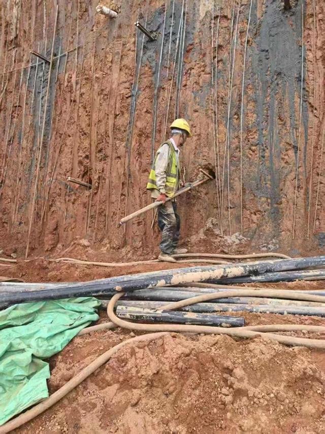 福建一水库大坝建设被指偷工减料，或引发边坡垮塌，监理人员被曝接受异性有偿陪侍