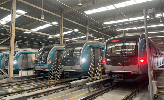 使用了同方泰德城市轨道交通综合监控系统的城市地铁正准备出发