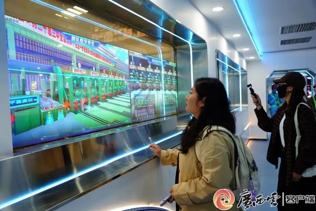 采风团走进广西盛隆冶金。