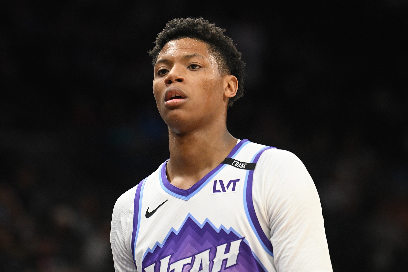 挺高效！5号秀贝利半场出战14分钟 6中5&三分3中2拿到12分