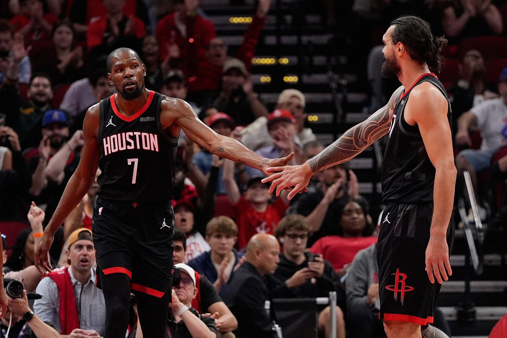 火箭半场领先爵士19分 杜兰特17分5板3断 谢泼德7分4断 马卡7中1