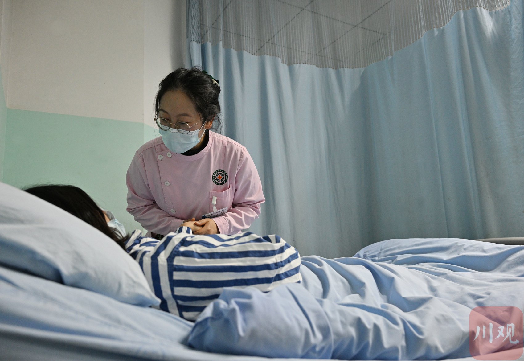 c视频丨"别怕 我们和你在一起" 成都医护为hiv感染者筑起母婴安全通道