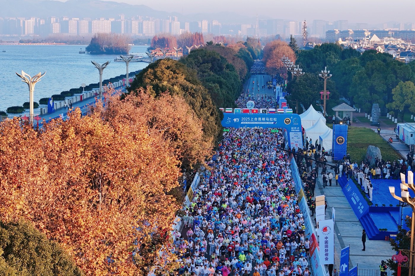 2025保时捷卡宴对比宝马X5 谁才是加速王者