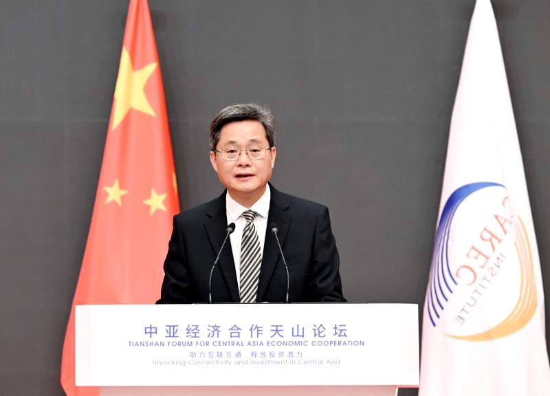 财政部部长蓝佛安出席中亚经济合作天山论坛开幕式并致辞