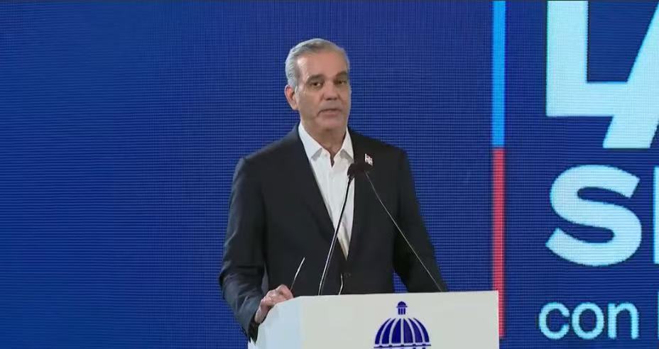 多米尼加总统：已授权美国使用该国空军基地到明年4月